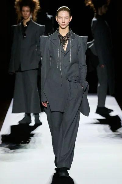 Look 33